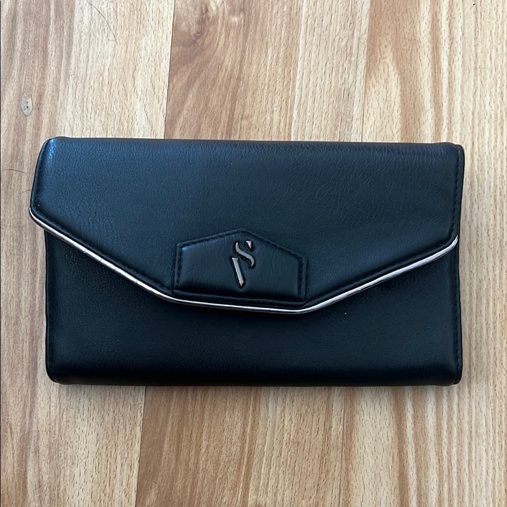 Simply Vera Vera Wang Black Leather Wallet with Silver Trim